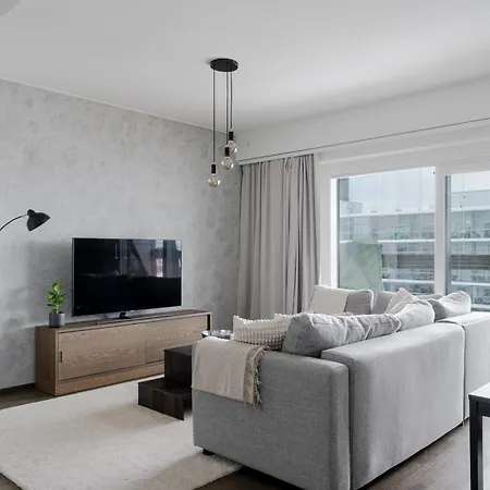 Modern 1br With Balcony At Tripla Pasila, 5 Mins To Center 헬싱키