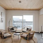 Modern 1br With Balcony At Tripla Pasila, 5 Mins To Center * הלסינקי