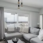 Modern 1br With Balcony At Tripla Pasila, 5 Mins To Center דירה *