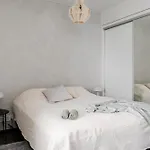 Modern 1br With Balcony At Tripla Pasila, 5 Mins To Center דירה